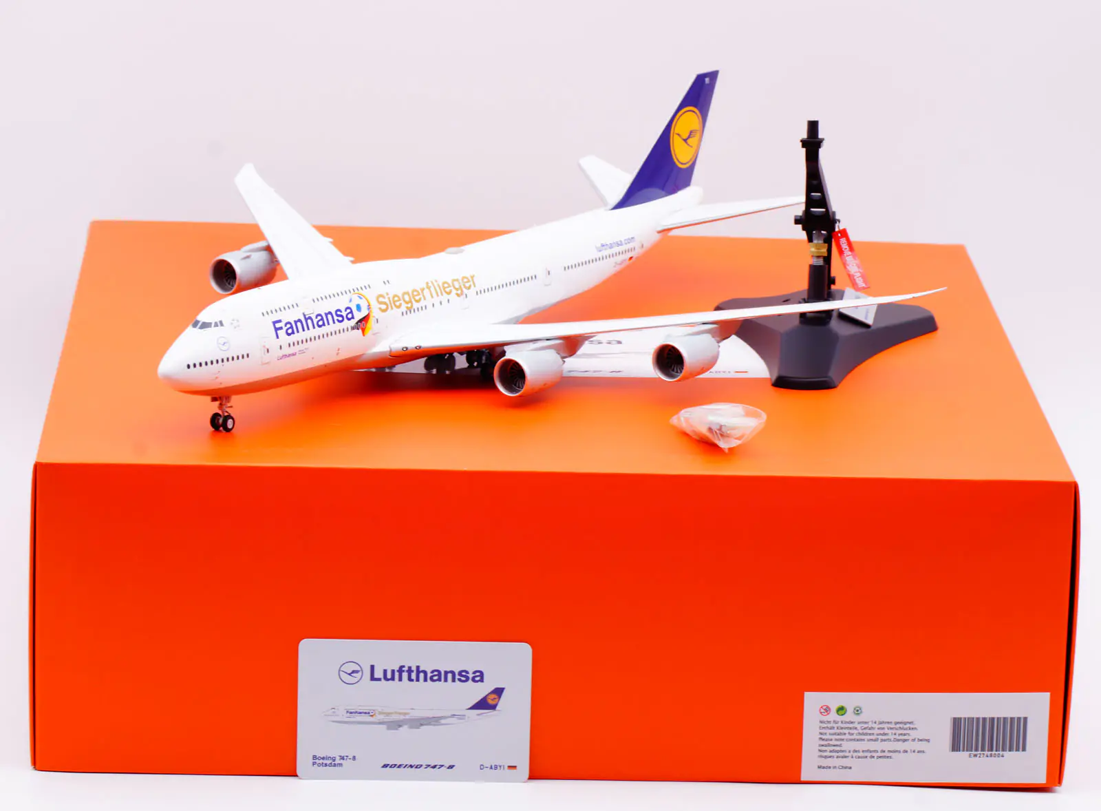 Collectible Diecast Aircraft Model Boeing B747-8 EW2748004 JC Wings 1:200 Lufthansa Airlines Reg: D-ABYI