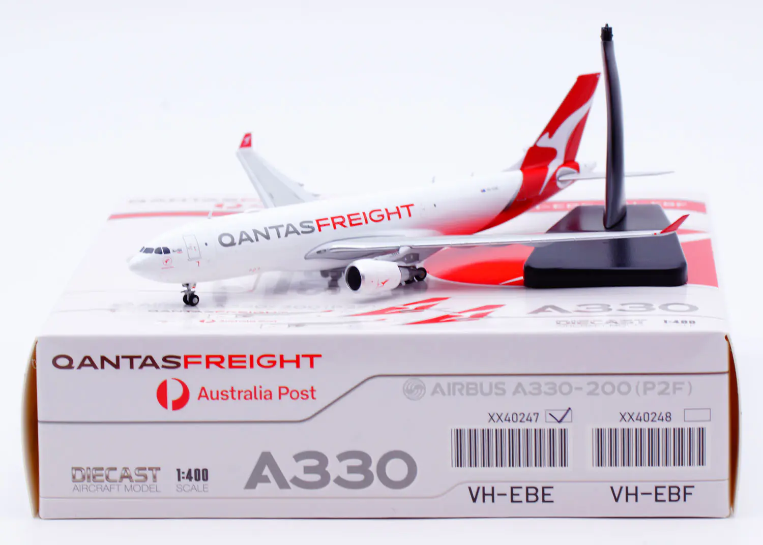 Collectible Diecast Aircraft Model Airbus A330-200 XX40247 JC Wings 1:400 Qantas Freight Reg: VH-EBE
