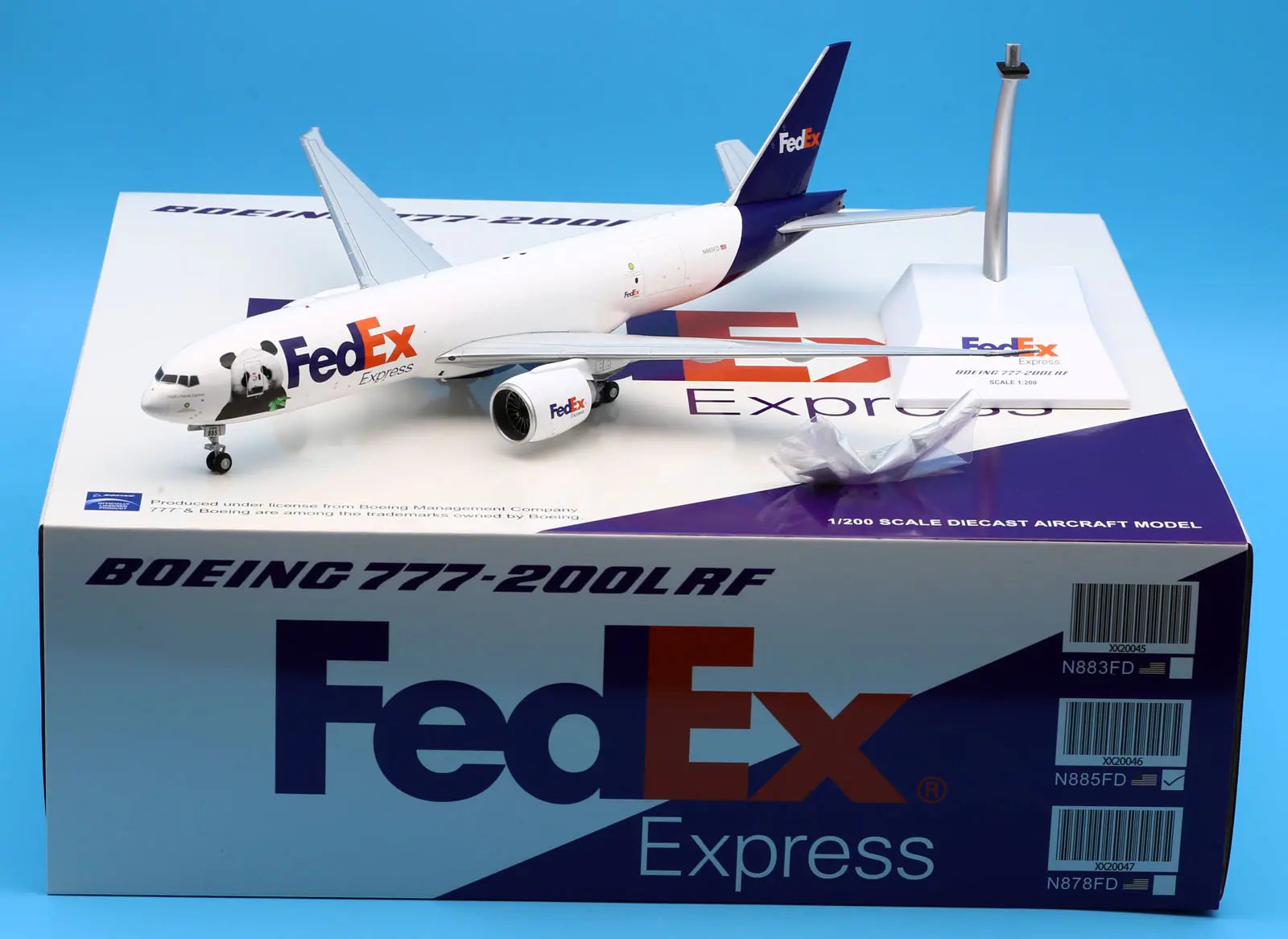 Collectible Diecast Aircraft Model Boeing B777F XX20046 JC Wings 1:200 Fedex "Panda Express" Reg: D-AEAC