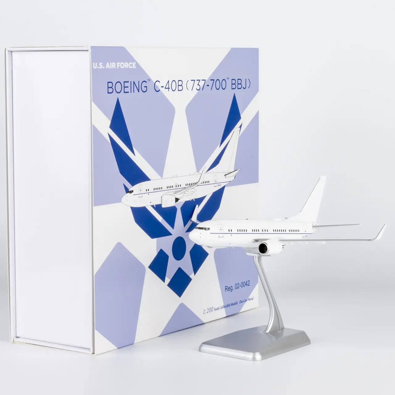 Collectible Diecast Aircraft Model Boeing C-40B (737-700 BBJ) 05008 NG Models 1:200 USA - Air Force Reg: 02-0042