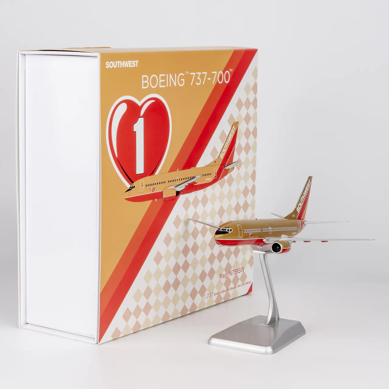 Collectible Diecast Aircraft Model Boeing B737-700 05033 NG Models 1:200 Southwest Airlines Reg: N758SW