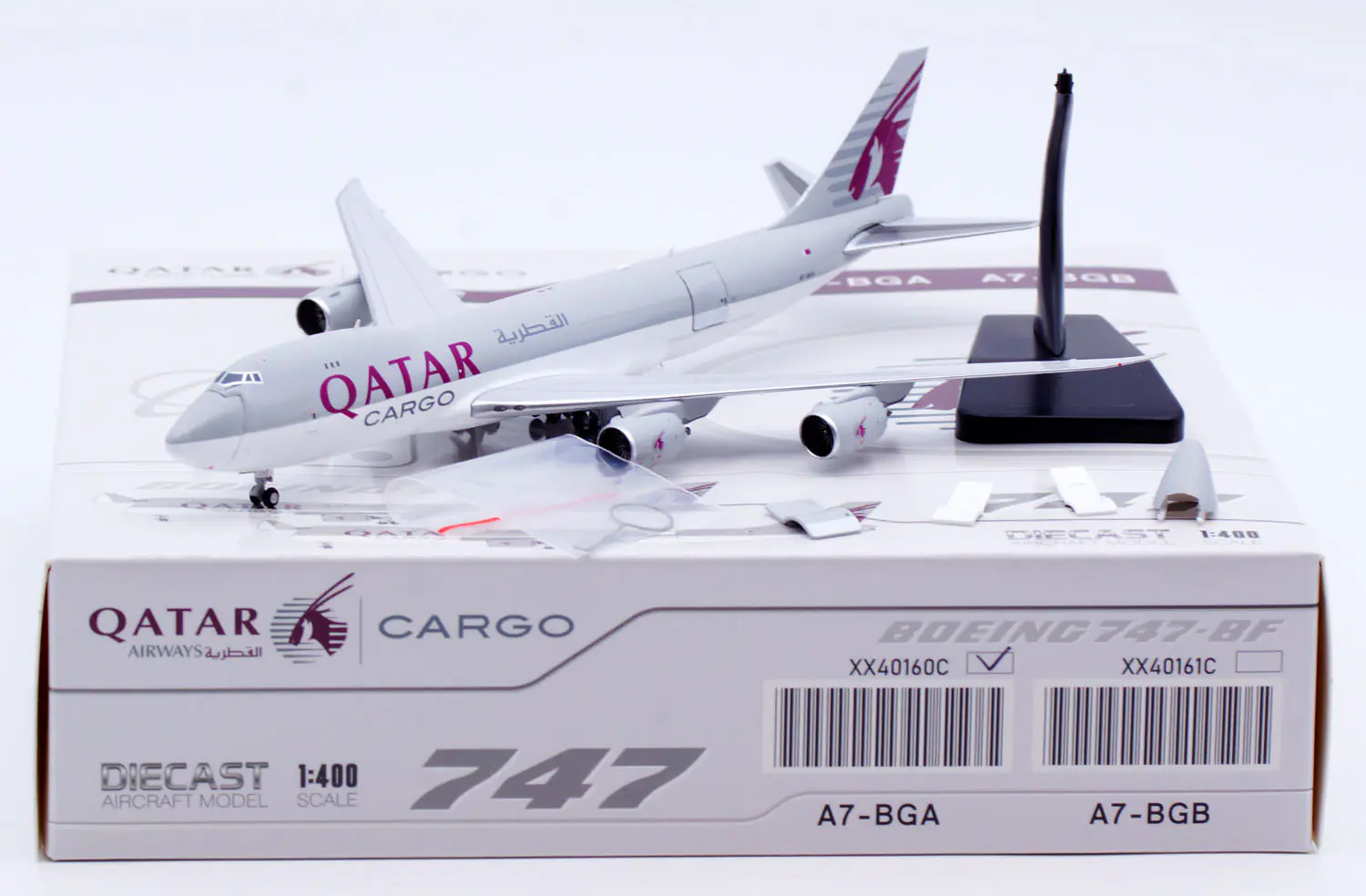 Collectible Diecast Aircraft Model Boeing B747-8F XX40160C JC Wings 1:200 Qatar Airways Reg: A7-BGA "Interactive Series"