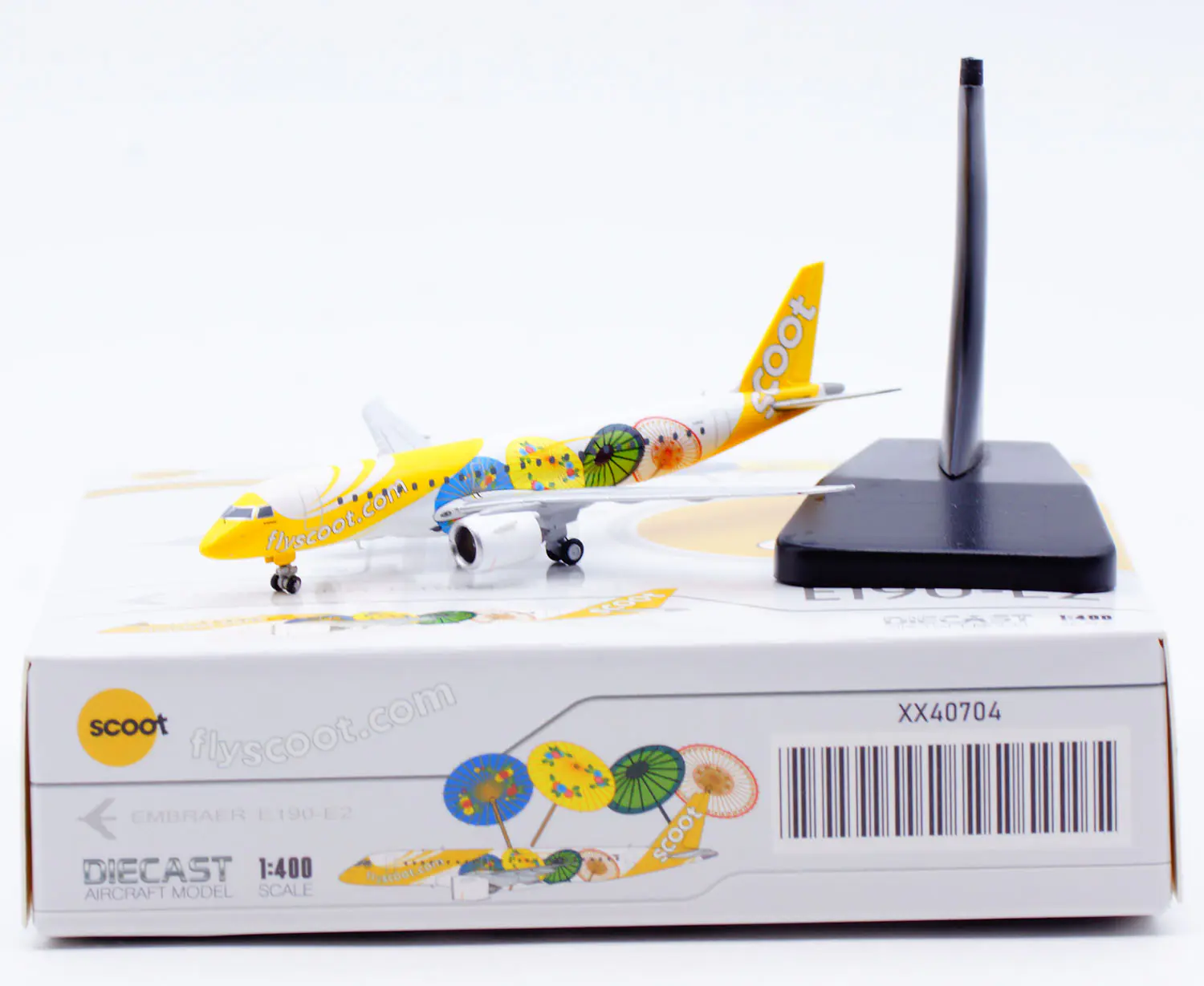 Collectible Diecast Aircraft Model Embraer E190-E2 XX40704 JC Wings 1:400 Scoot Airlines "60 Years"