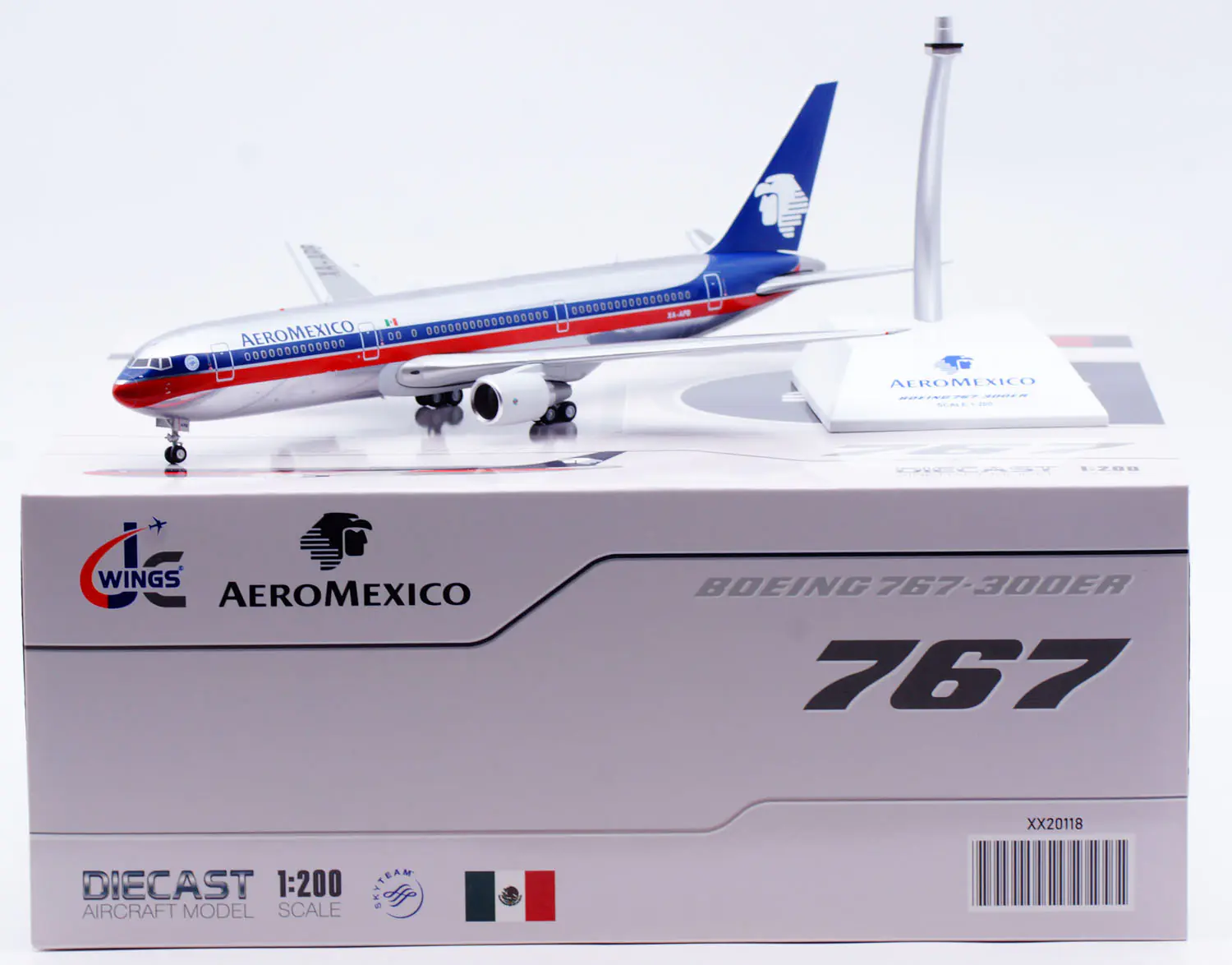 Collectible Diecast Aircraft Model Boeing B767-300ER XX20118 JC Wings 1:200 Aeromexico "Polished" Reg: XA-APB