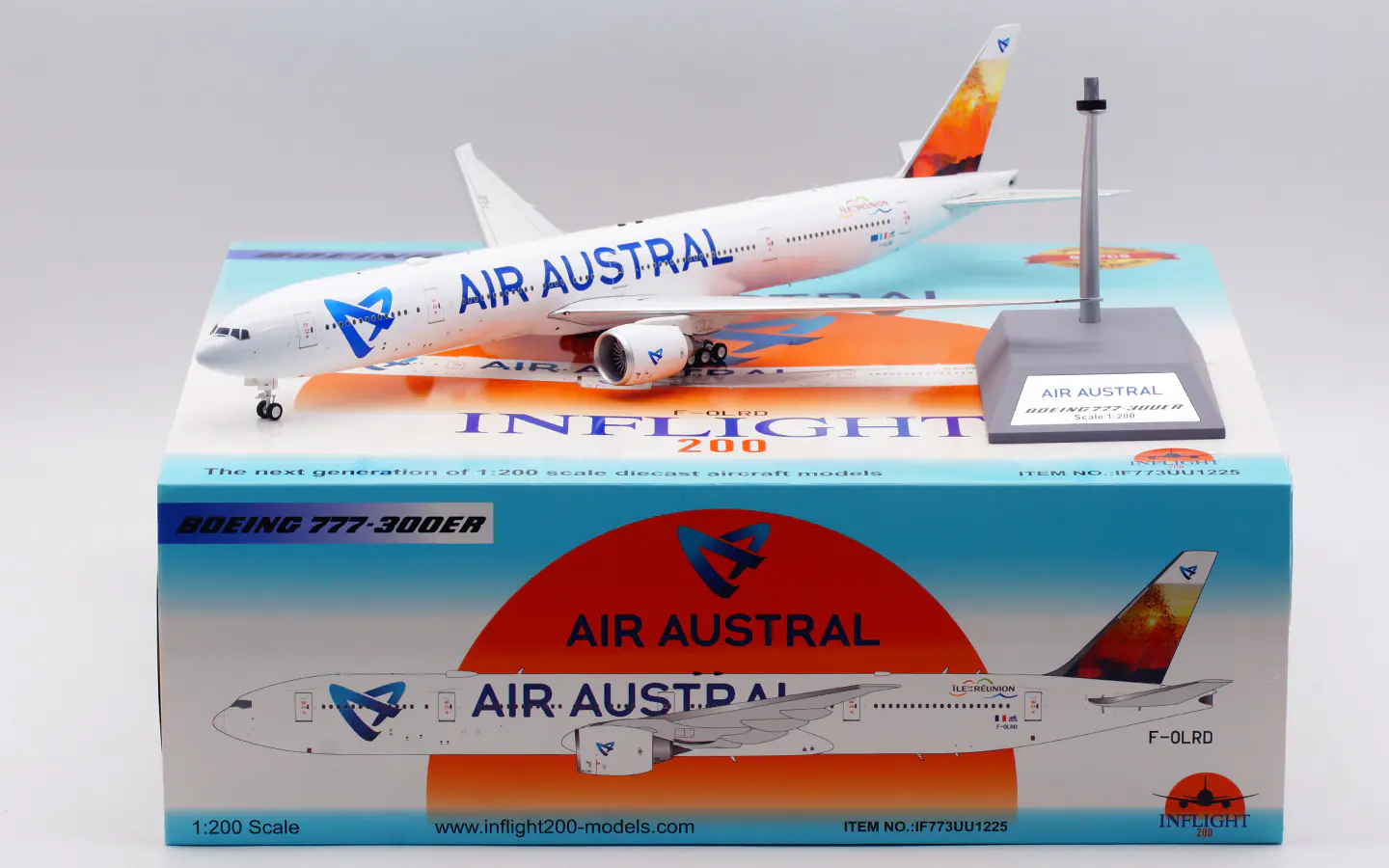Collectible Diecast Aircraft Model Boeing B777-300ER IF773UU1225 INFLIGHT 1:200 Air Austral Reg: F-OLRD