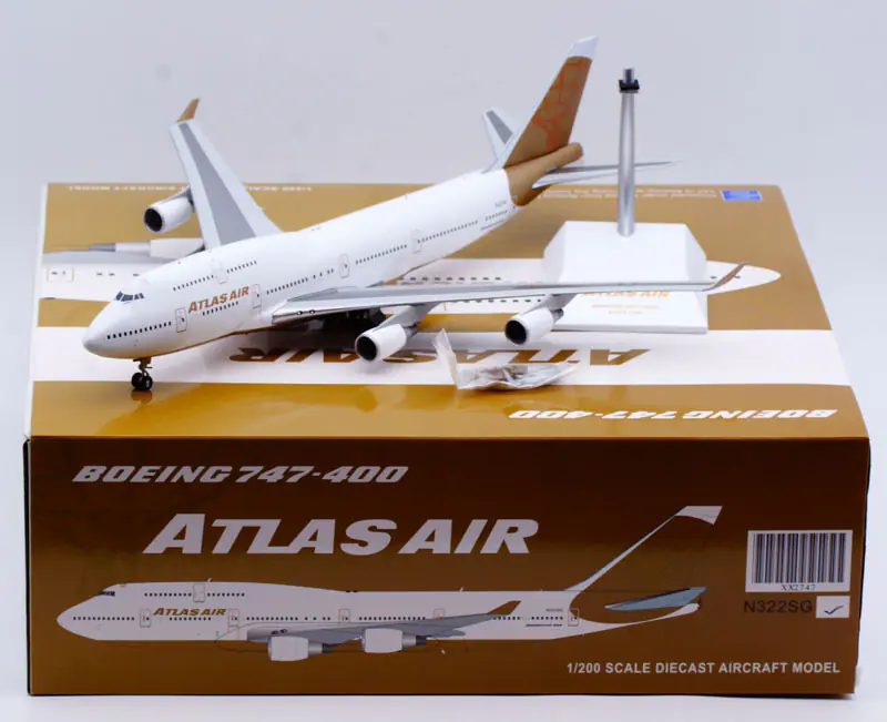 Collectible Diecast Aircraft Model Boeing B747-400 XX2747 JC Wings 1:200 Atlas Air Reg: N322SG