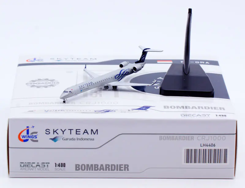 Collectible Diecast Aircraft Model Bombardier CRJ-1000 LH4406 JC Wings 1:400 Garuda Indonesia  Reg: PK-GRA