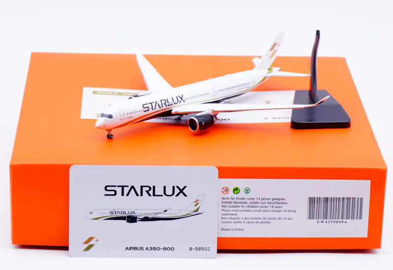 Collectible Diecast Aircraft Model Airbus A350-900XWB EW4359008A JC Wings 1:400 Starlux Airlines Reg: B-58502 Flaps Down