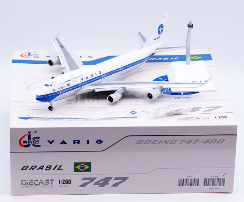 Collectible Diecast Aircraft Model Boeing B747-400 LH2292A JC Wings 1:200 Varig Airlines Reg: PP-VPI Flaps Down