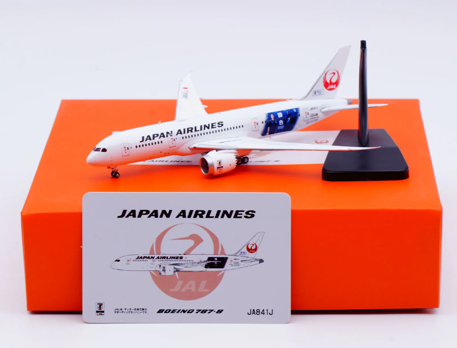 Collectible Diecast Aircraft Model Boeing B787-8 EW4788001 JC Wings 1:400 JAL Japan Airlines Reg: JA841J