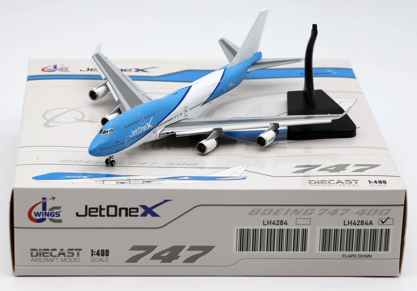 Collectible Diecast Aircraft Model Boeing B747-400 LH4284A JC Wings 1:400 JetOneX Airlines Reg: VQ-BWM Flaps Down