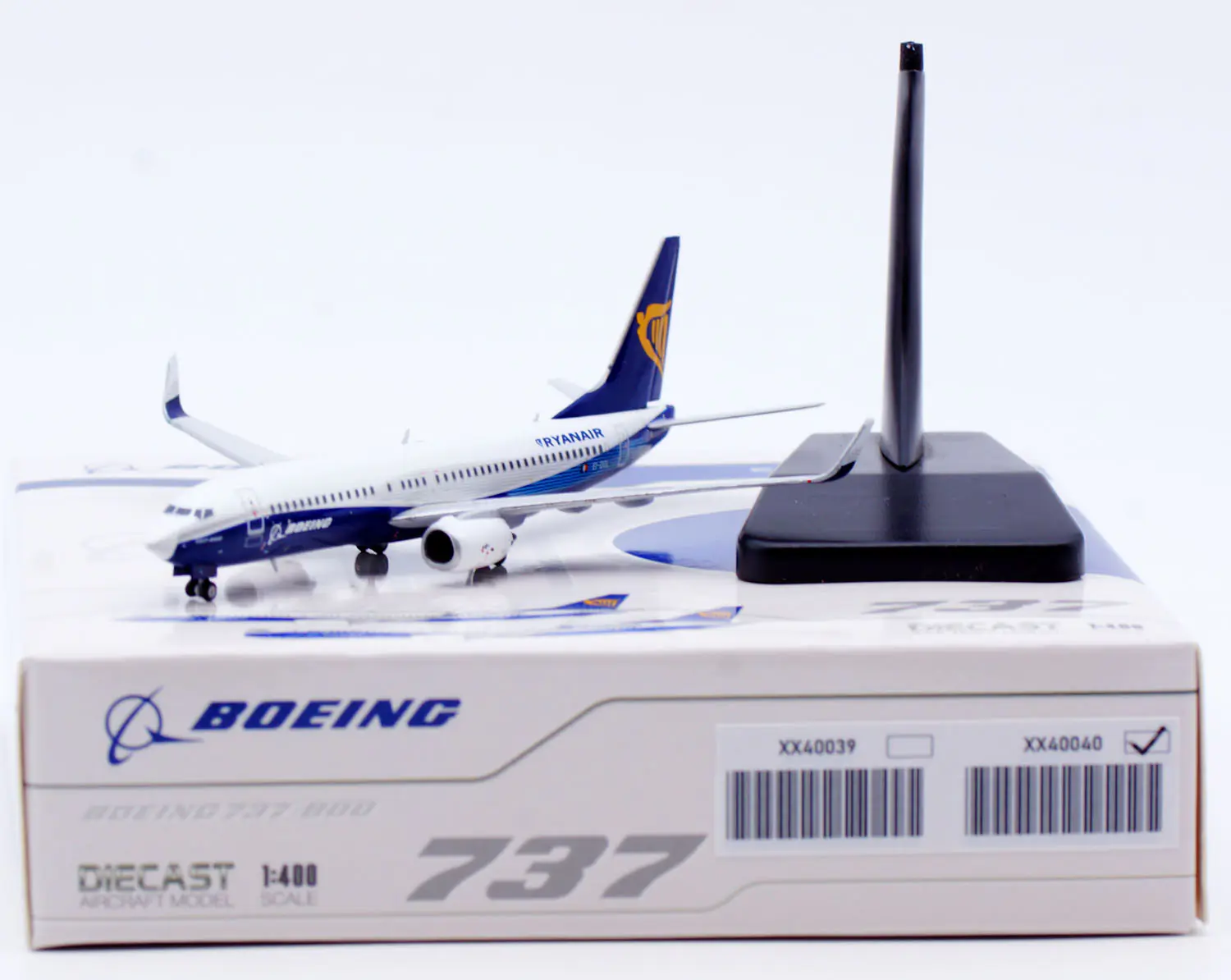 Collectible Diecast Aircraft Model Boeing B737-800 XX40040 JC Wings 1:400 Ryanair Reg: EI-DCL