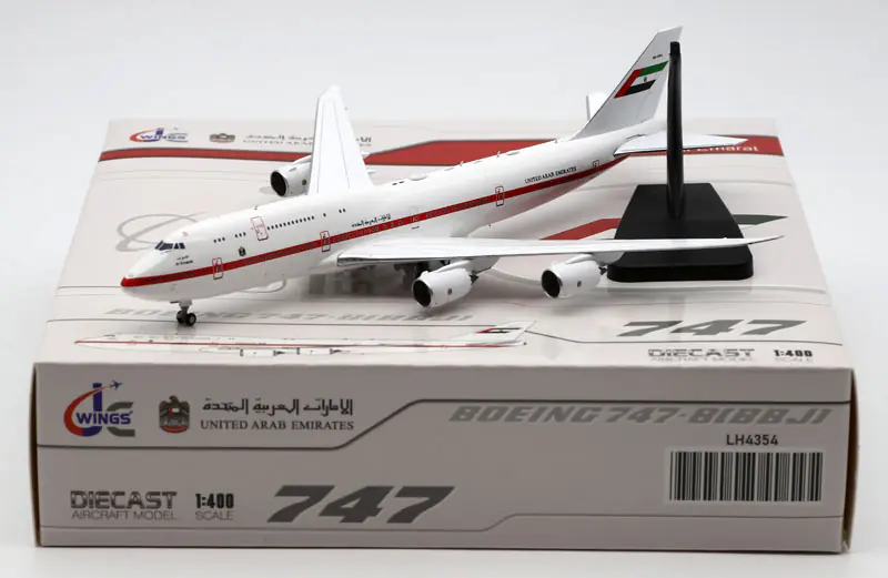 Collectible Diecast Aircraft Model Boeing B747-8(BBJ) LH4354 JC Wings 1:400 Abu Dhabi Amiri Flight Reg: A6-PFA