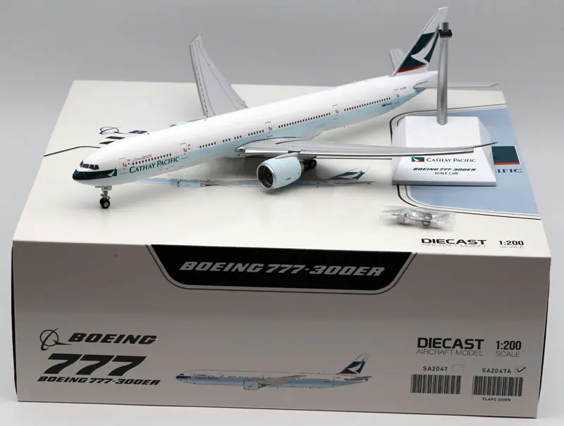 Collectible Diecast Aircraft Model Boeing B777-300ER SA2047A JC Wings 1:200 Cathay Pacific Reg: B-HNR Flaps Down