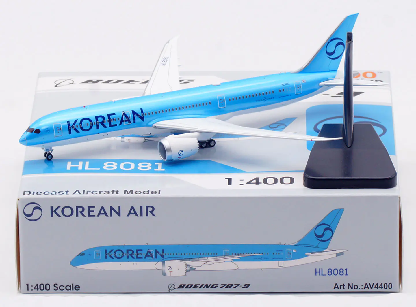Collectible Diecast Aircraft Model Boeing B787-9 AV4221 Aviation 1:400 Korean Air Reg: HL8081