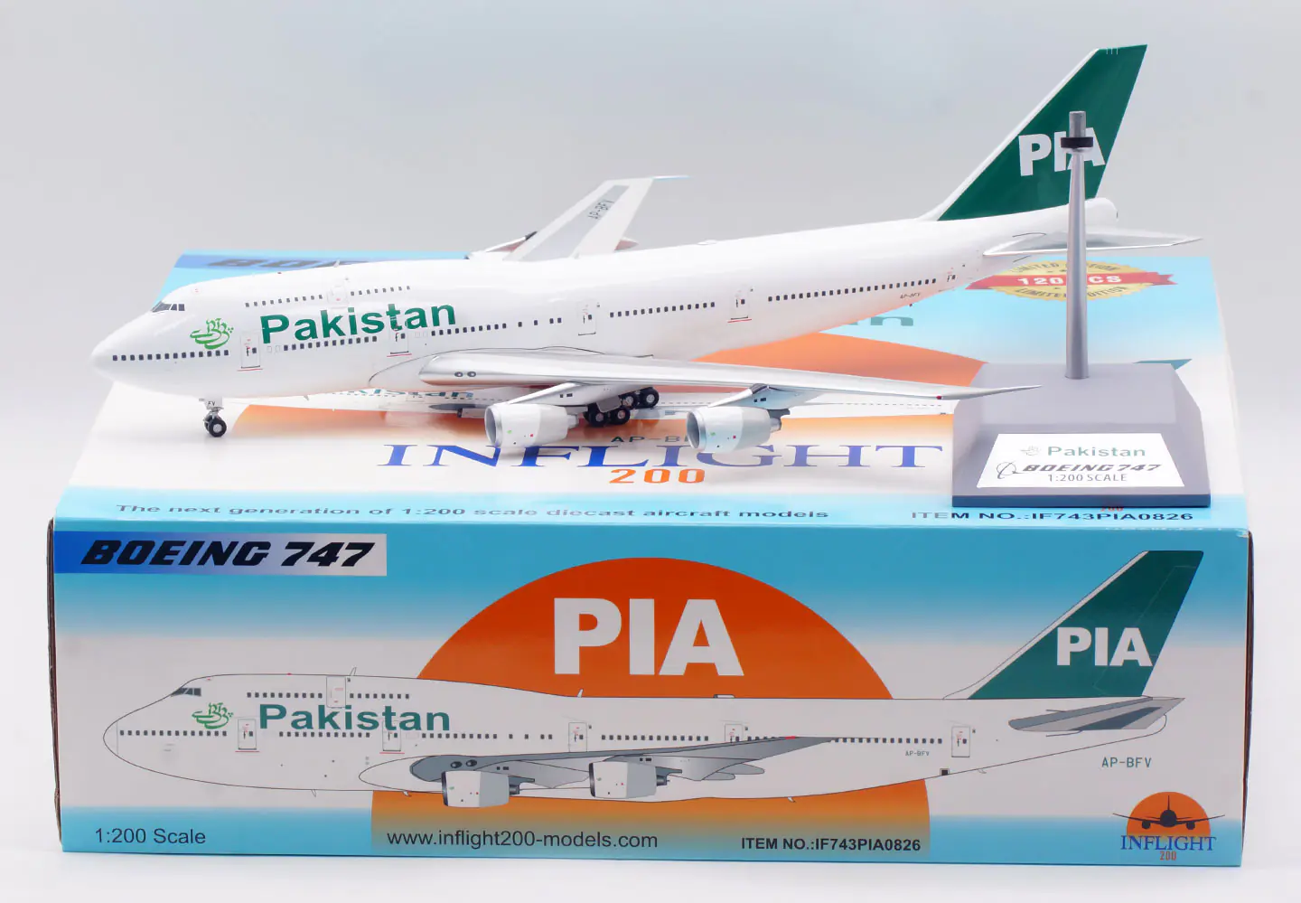 Collectible Diecast Aircraft Model Boeing B747-300 IF743PIA0826 INFLIGHT 1:200 Pakistan International Airlines - PIA Reg: AP-BFV