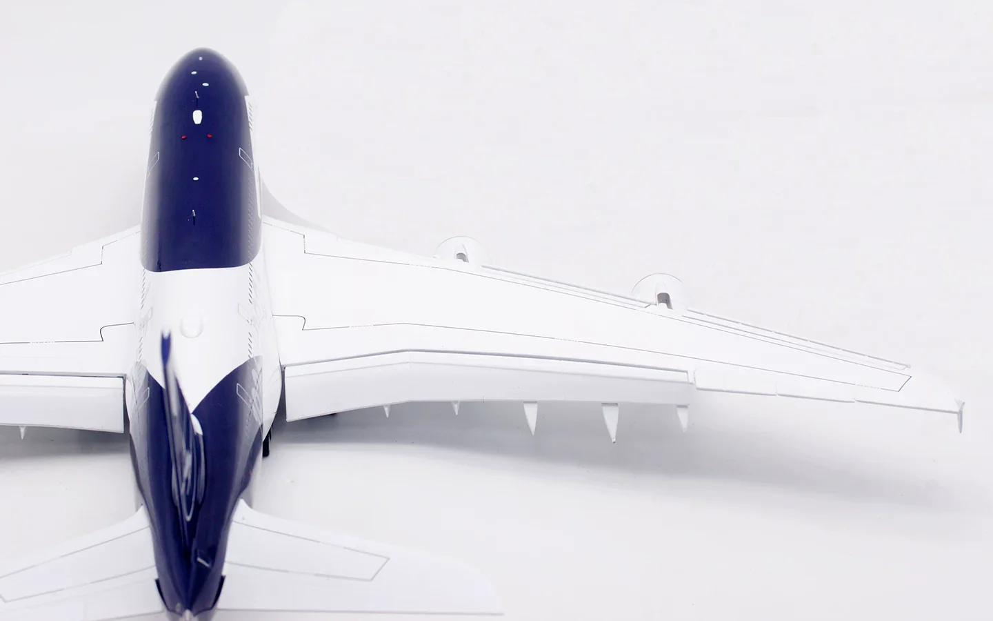 Collectible Diecast Aircraft Model Airbus A380 L2350FD SQ Wings 1:200 Lufthansa Airlines Reg: D-AIMH Flaps Down