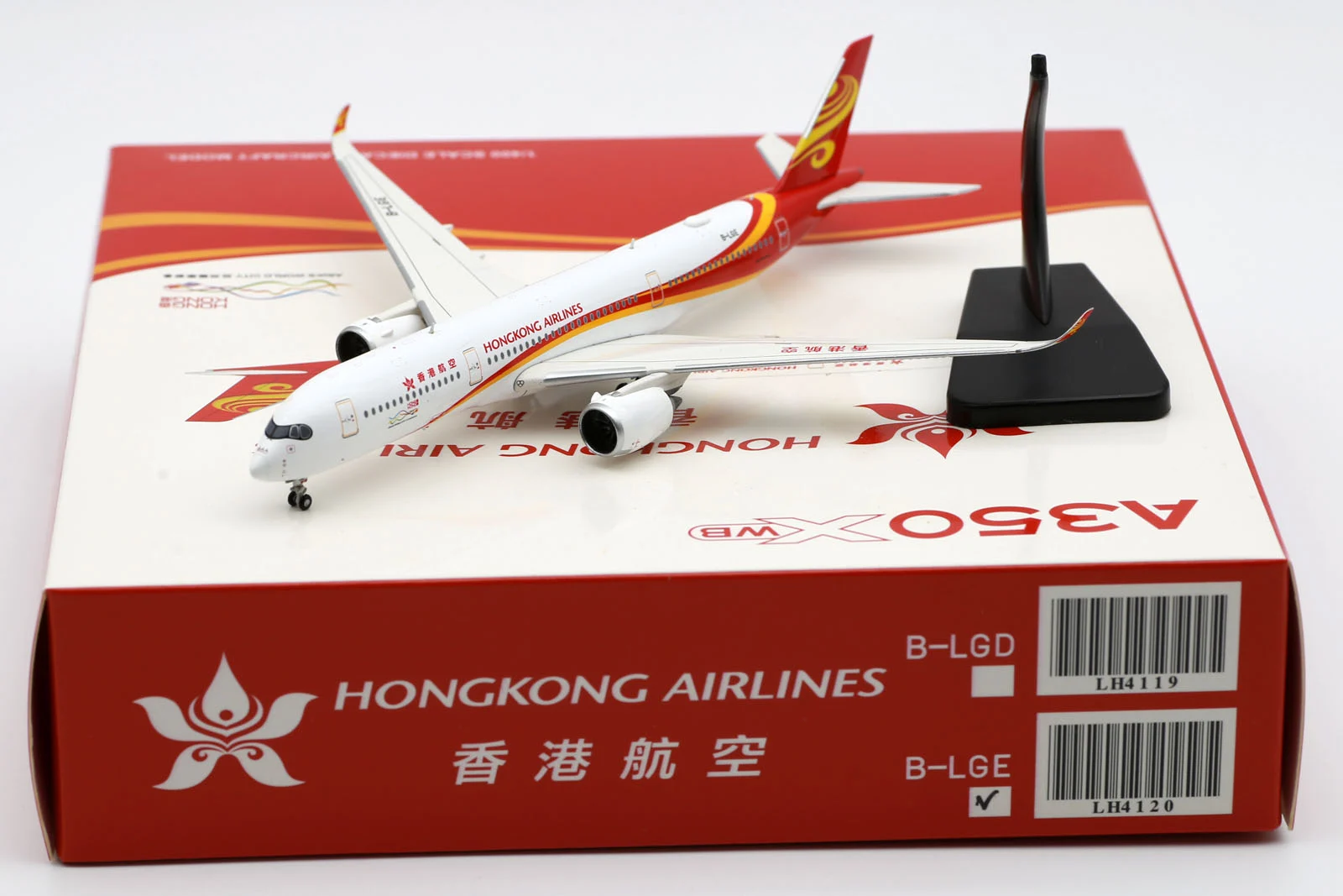 Collectible Diecast Aircraft Model Airbus A350-900XWB LH4120 JC Wings 1:400 Hong Kong Airlines Reg: B-LGE