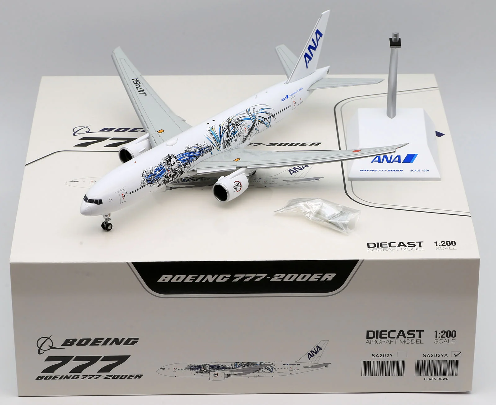 Collectible Diecast Aircraft Model Boeing B777-200ER SA2027A JC Wings 1:200 Japan Airlines JAL Reg: JA745A Flaps Down