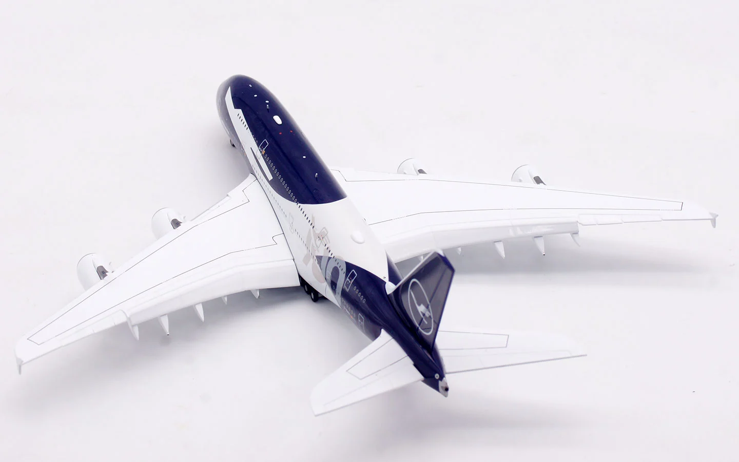 Collectible Diecast Aircraft Model Airbus A380-800 A580901F HX Models 1:400 Lufthansa Airlines Reg: D-AIMH Flaps Down