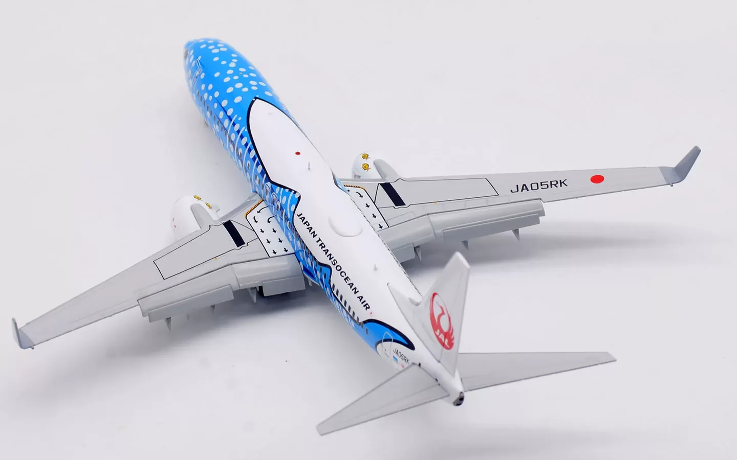 Collectible Diecast Aircraft Model Boeing B737-800 L2348FD SQ Wings 1:200 Japan Transocean Air Reg: JA05RK Flaps Down