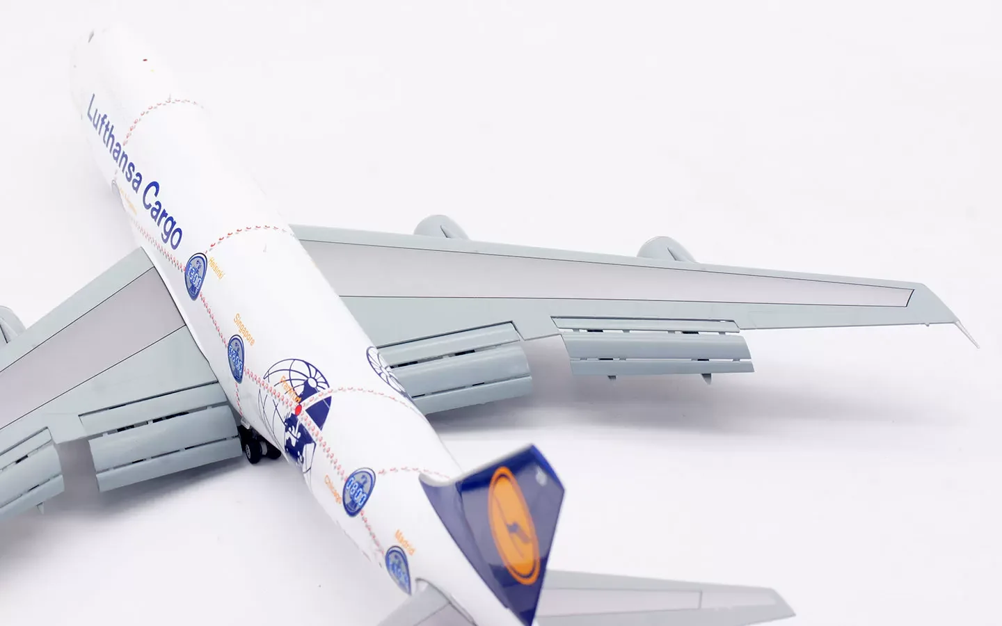 Collectible Diecast Aircraft Model Boeing B747-200 L2186FD SQ Wings 1:200 Lufthansa Cargo Reg: D-ABZF Flaps Down