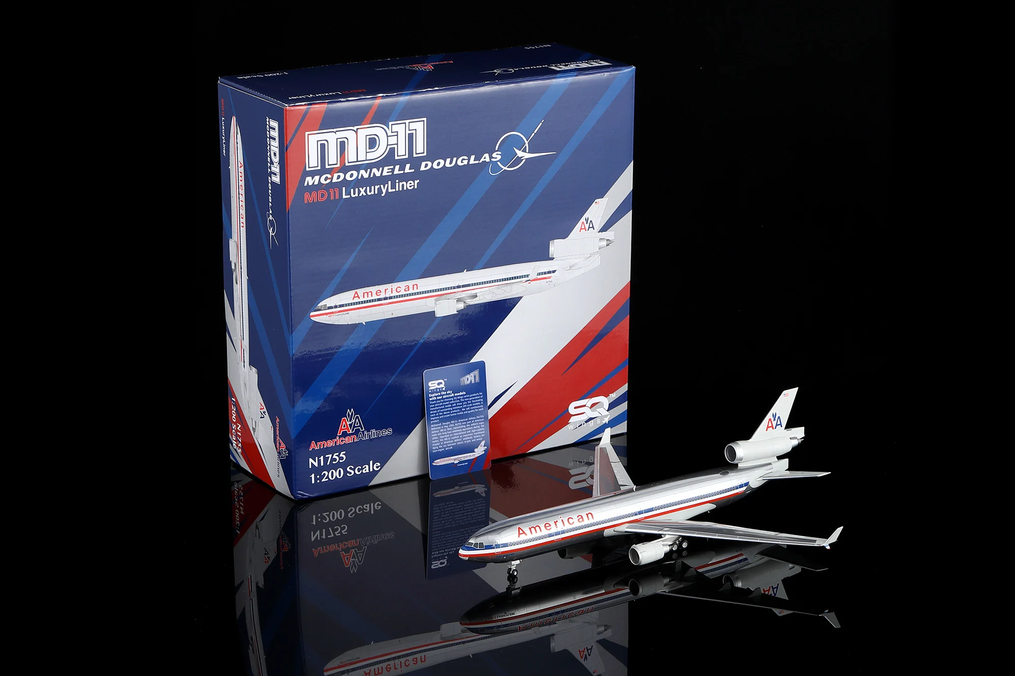 Collectible Diecast Aircraft Model McDonnell Douglas MD-11 L2229F JC Wings 1:200 American Airlines Reg: N1755 Flaps Down