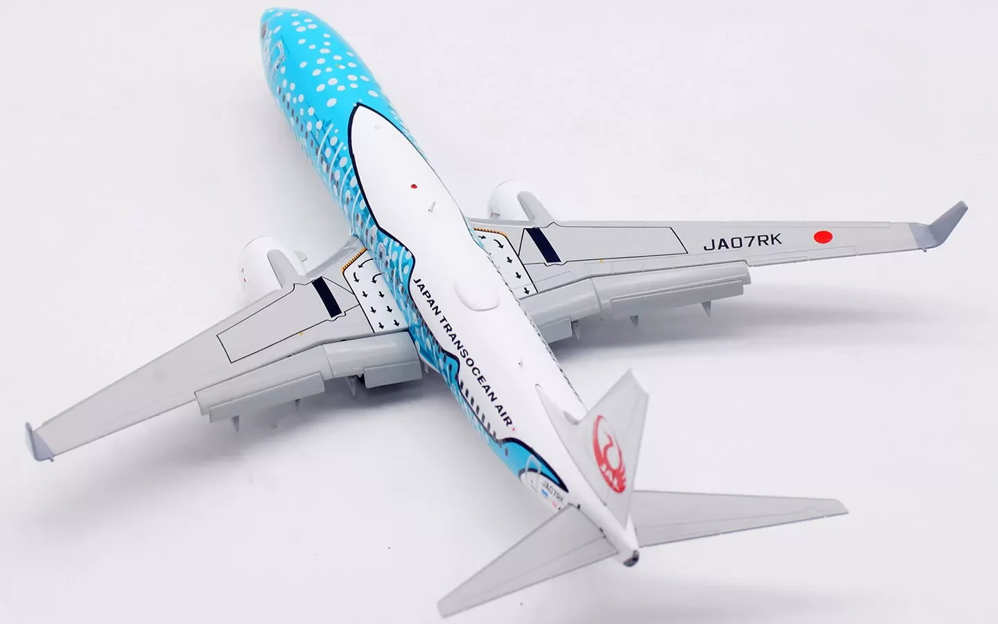 Collectible Diecast Aircraft Model Boeing B737-800 L2347FD SQ Wings 1:200 Japan Transocean Air Reg: JA07RK Flaps Down