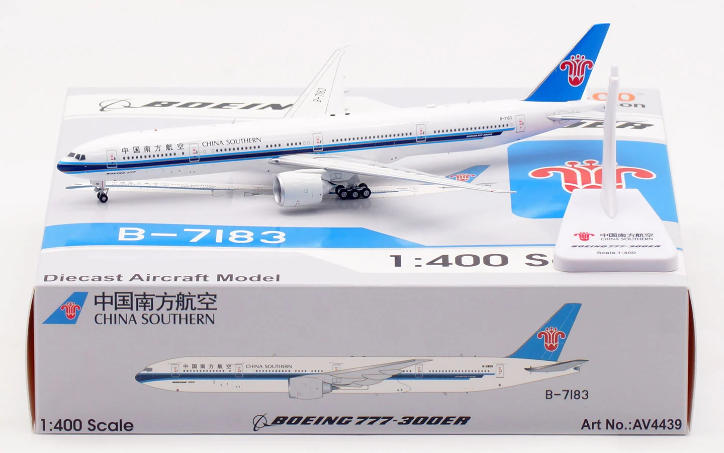 Collectible Diecast Aircraft Model Boeing B777-300ER AV4439 Aviation 1:400 China Southern Airlines Reg: B-7183 & Tractor