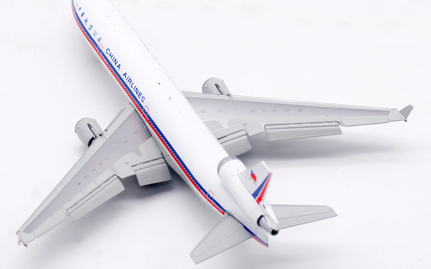 Collectible Diecast Aircraft Model McDonnell Douglas MD-11 M101007F HX Models 1:400 CHINA AIRLINES Reg: B-150 Flaps Down