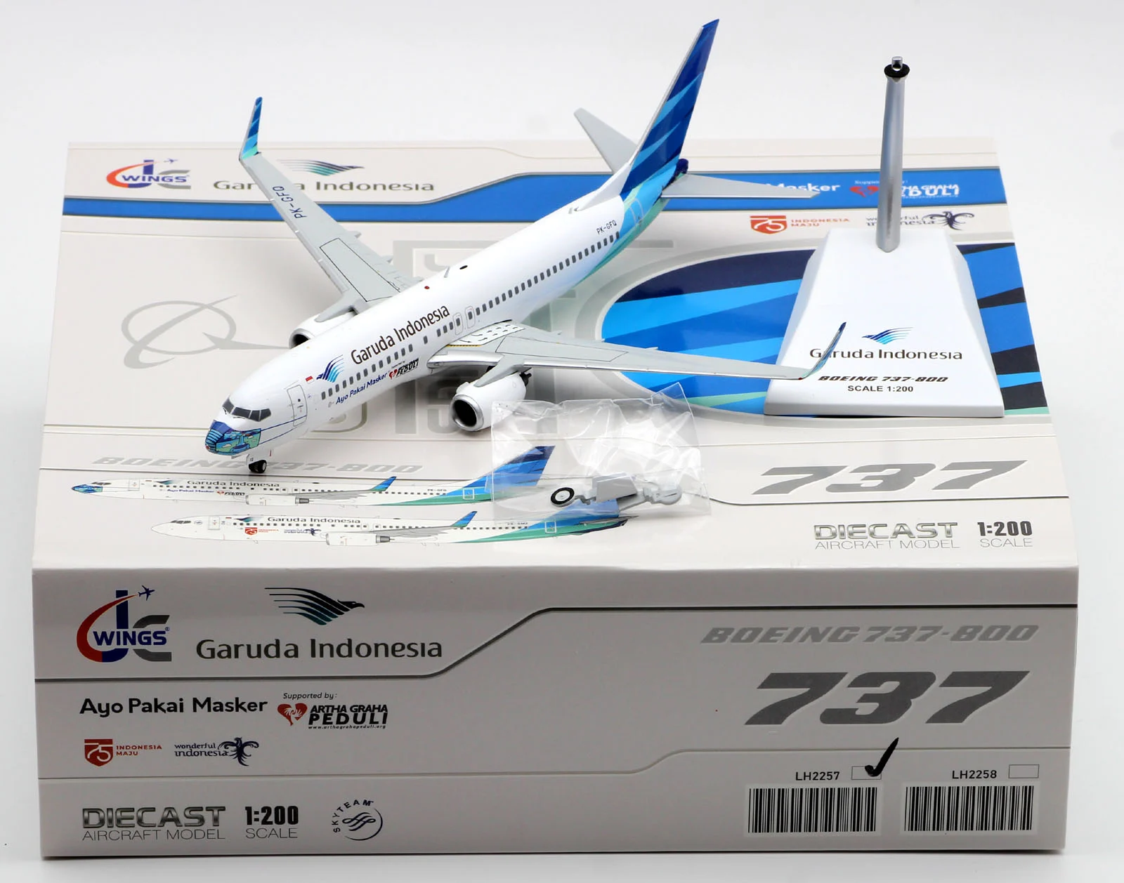 Collectible Diecast Aircraft Model Boeing B737-8 MAX LH2257 JC Wings 1:200 Garuda Indonesia Airlines Reg: PK-GFQ