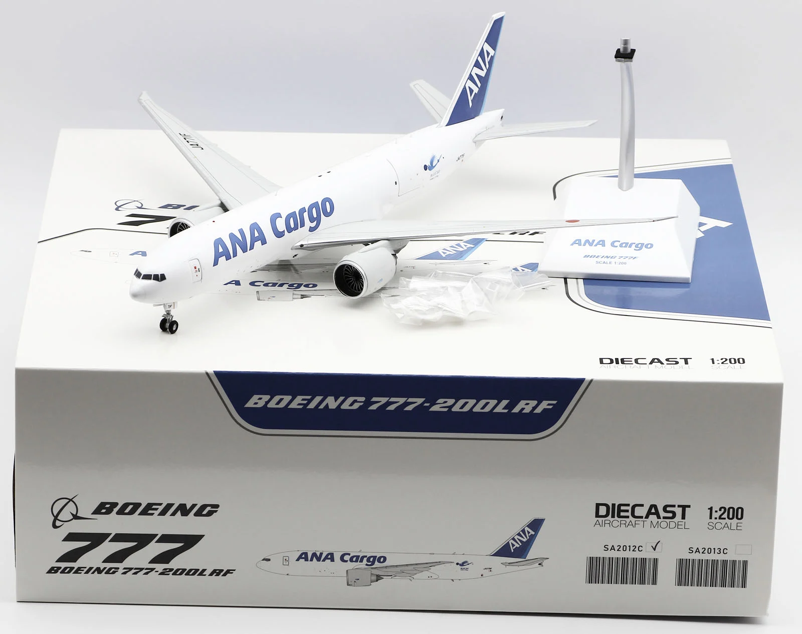 Collectible Diecast Aircraft Model Boeing B777-200LRF SA2012C "Interactive Series" JC Wings 1:200 ANA Cargo Reg: JA771F