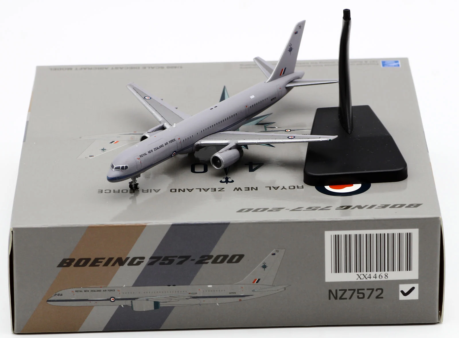 Collectible Diecast Aircraft Model Boeing B757-200 XX4468 JC Wings 1:400 Royal New Zealand Air Force Reg: NZ7572