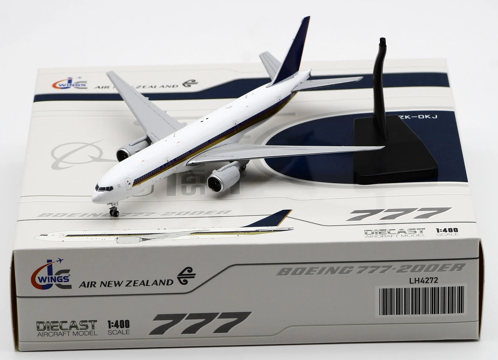 Collectible Diecast Aircraft Model Boeing B777-200 LH4272 JC Wings 1:400 Air New Zealand Reg: ZK-OKJ