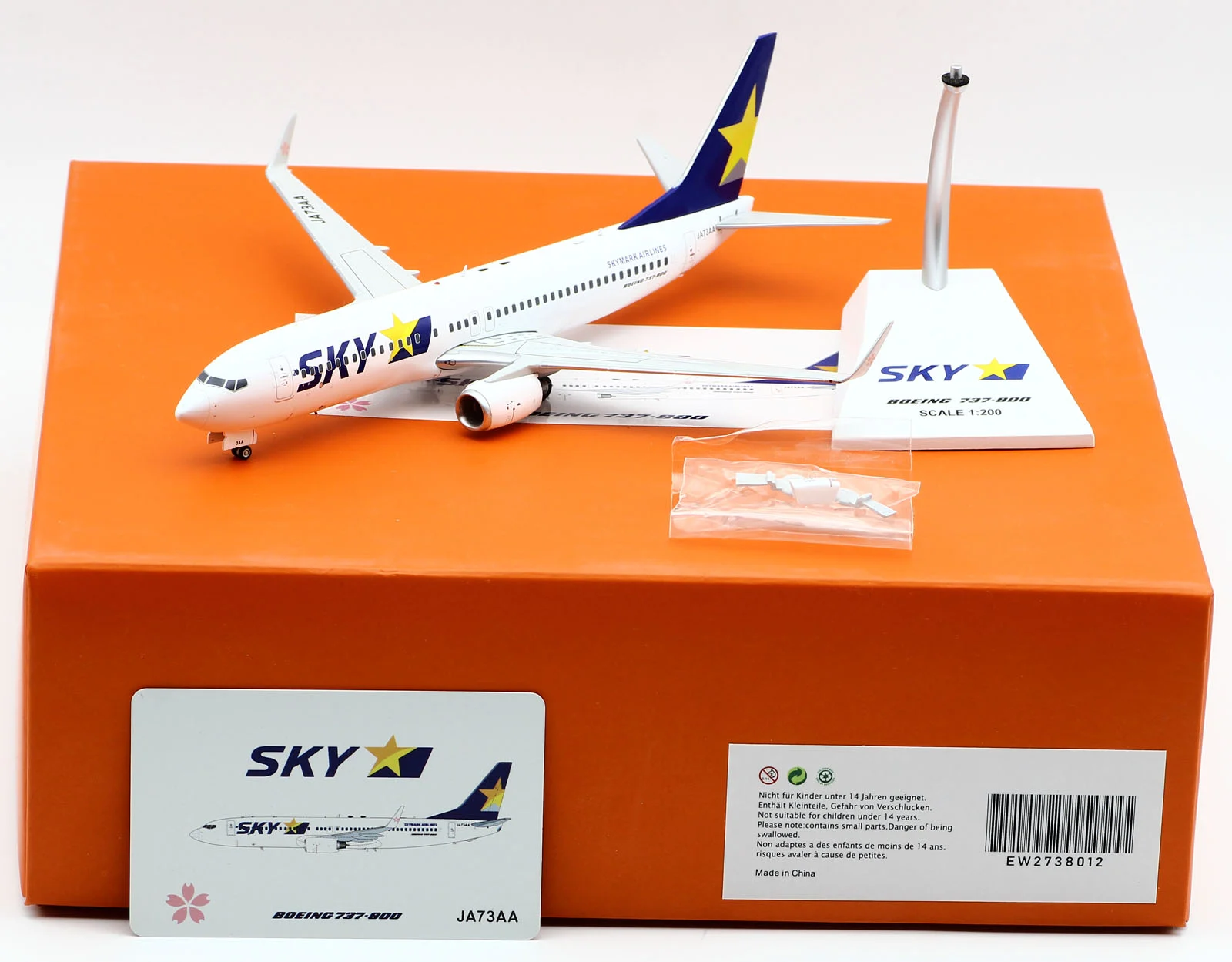 Collectible Diecast Aircraft Model Boeing B737-800 EW2738012 JC Wings 1:200 Skymark Airlines Reg: JA73AA