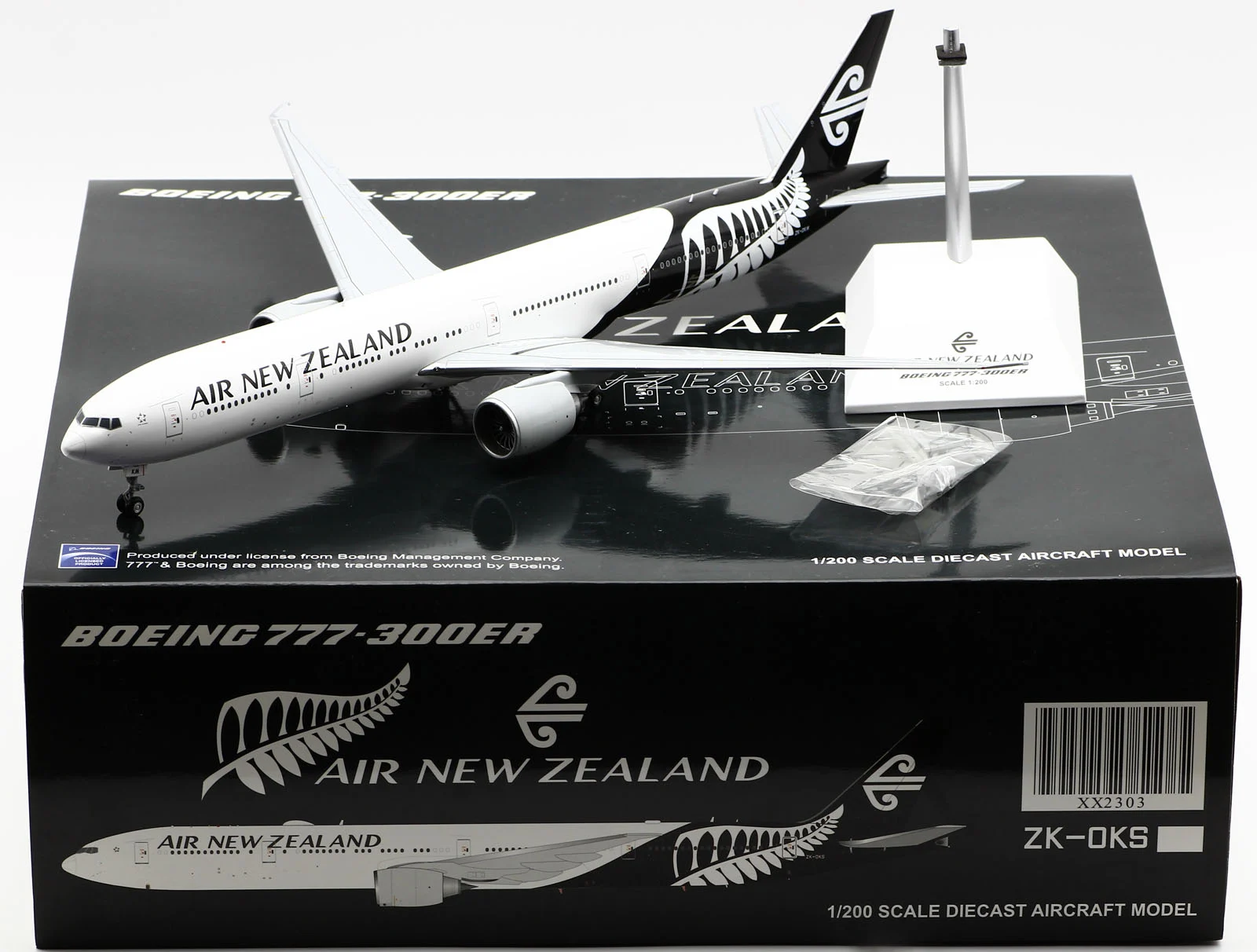Collectible Diecast Aircraft Model Boeing B777-300ER XX2304 JC Wings 1:200 Air New Zealand Reg: ZK-OKM